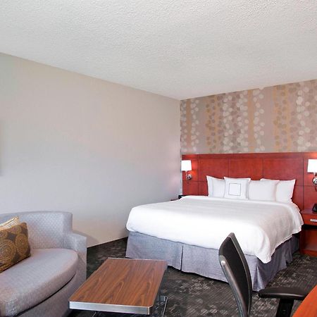 Courtyard By Marriott Charlotte Ballantyne Екстериор снимка